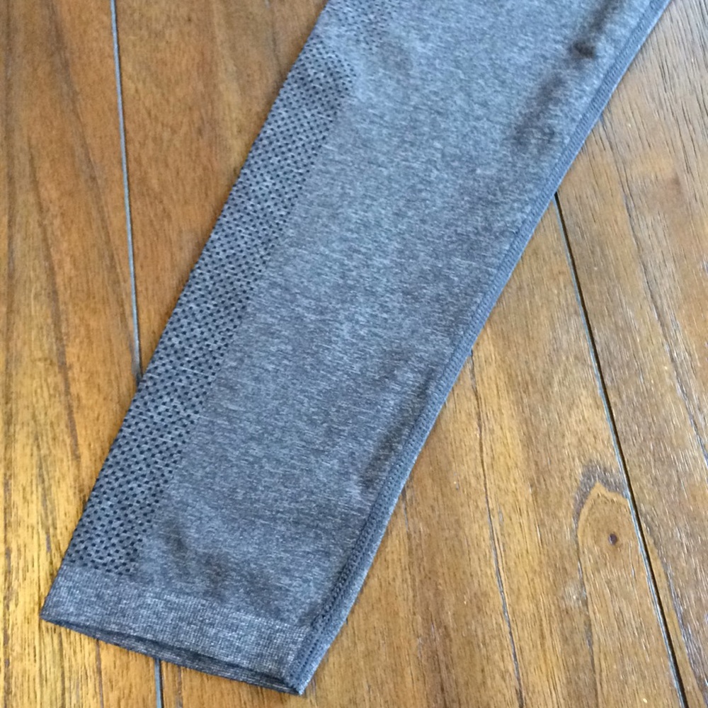 Adidas ⭐️1 of a kind⭐️ SAMPLE Capri Training Pants - Picture 3 of 8